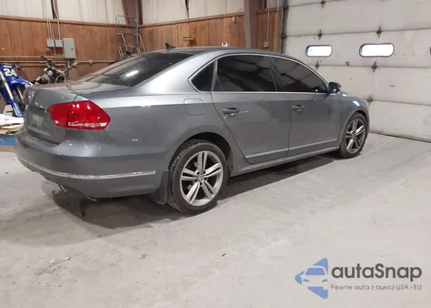 2015 Volkswagen Passat 2.0L Tdi Se из США, поврежденный, VIN 1VWBV7A33FC073833